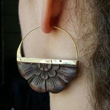 Load image into Gallery viewer, Wood Flower Hoops