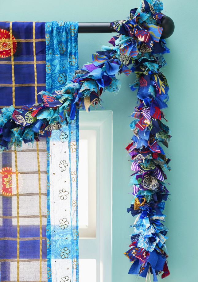 Sari Garland Blue