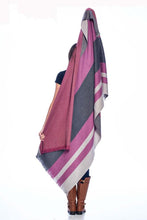 Load image into Gallery viewer, Sangria Alpaca Reversible Throw
