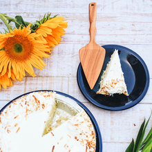 Load image into Gallery viewer, Macawood Cake Server
