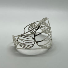Load image into Gallery viewer, Taxco Wave Cuff
