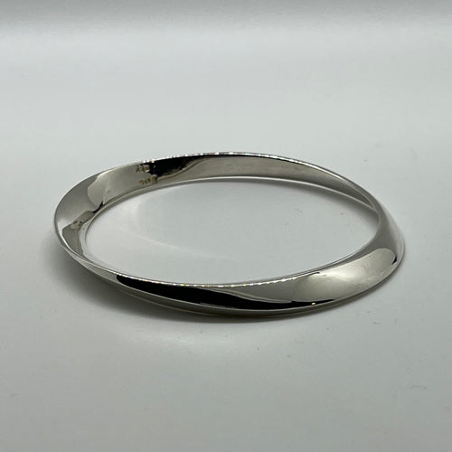 Mobius Bangle