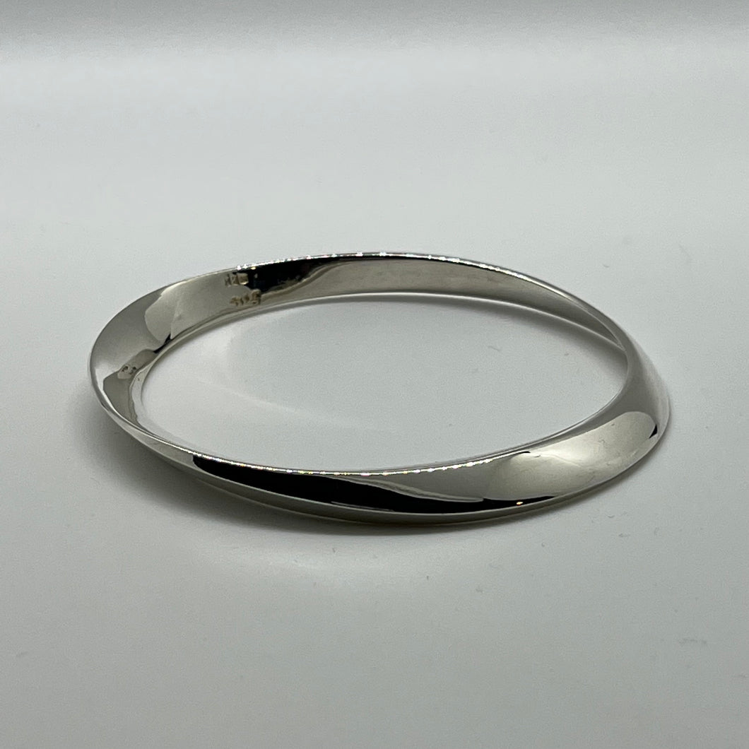 Mobius Bangle