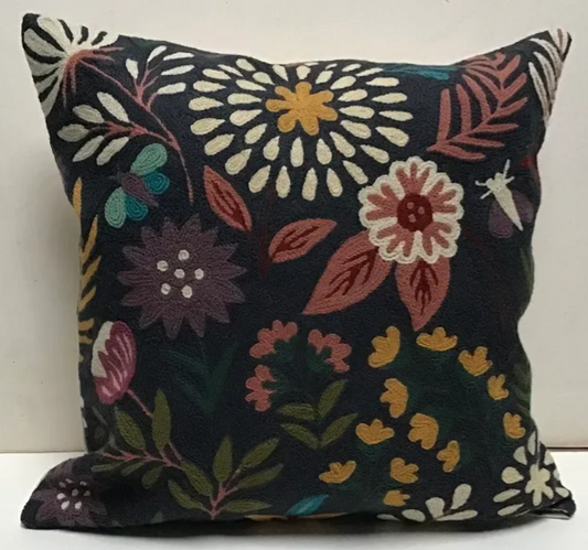 18" Chain Stitch Pilow