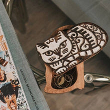 Load image into Gallery viewer, Antique Finish Pivot Box - Cat
