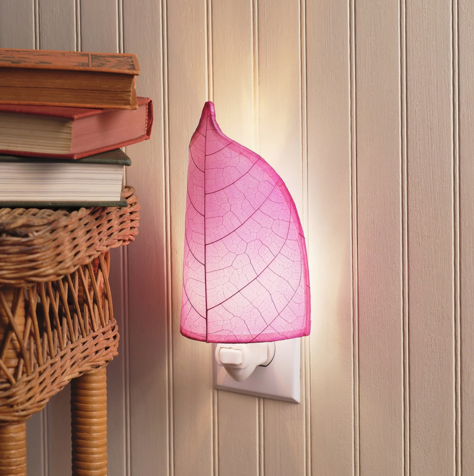 Cocoa Leaf Nightlight Pink